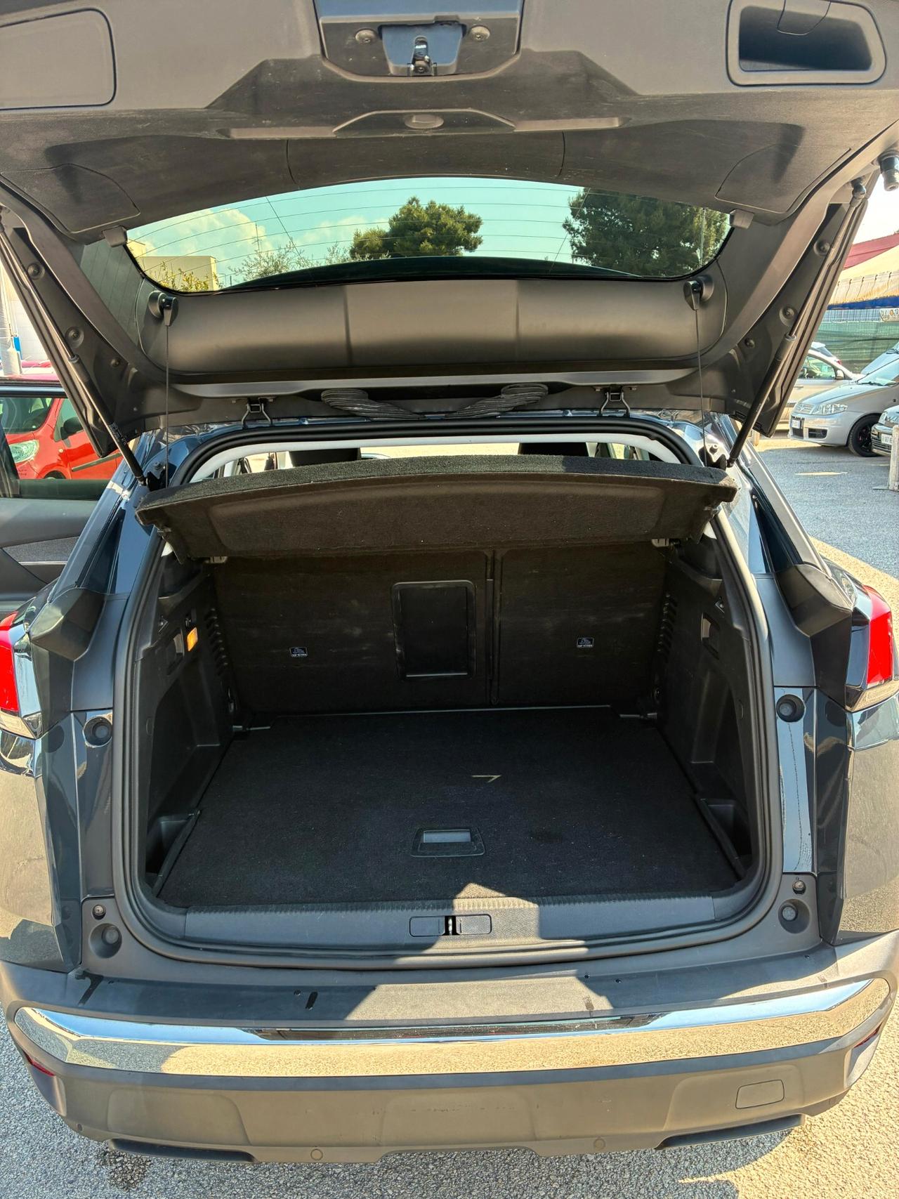 Peugeot 3008 BlueHDi 130 S&S EAT8 Business