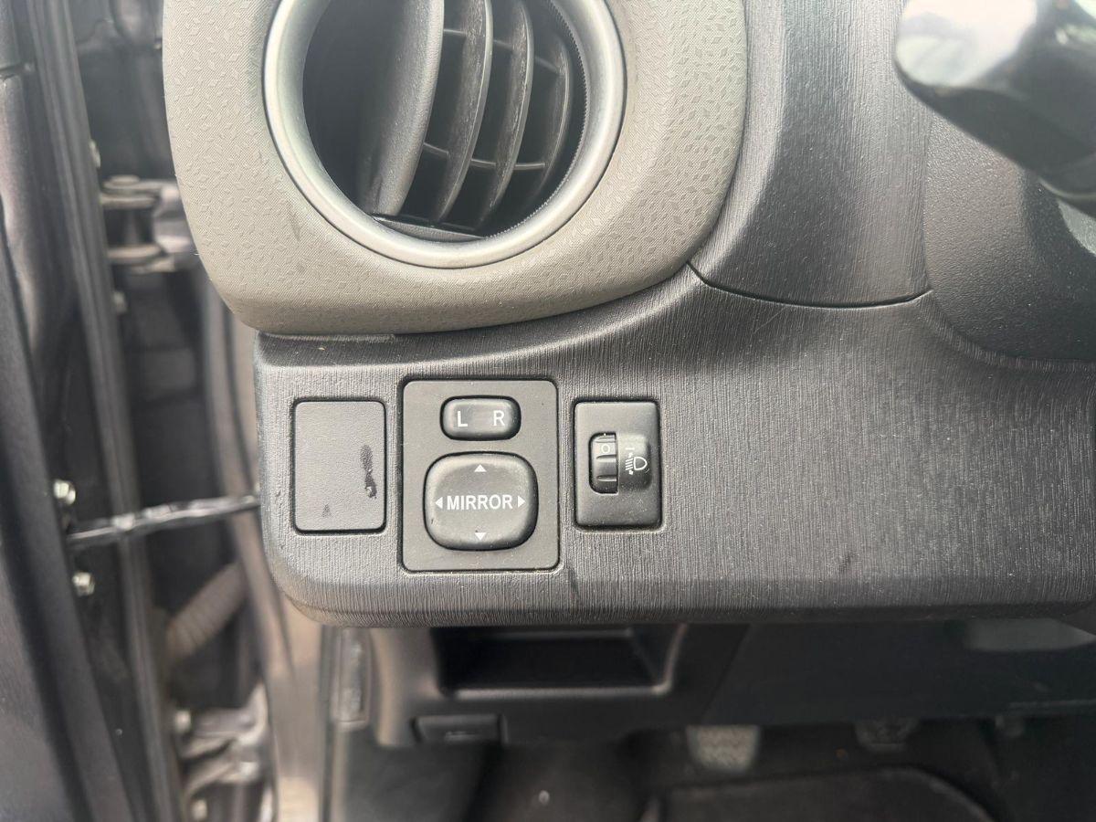 TOYOTA - Yaris - 1.0 5 porte Lounge