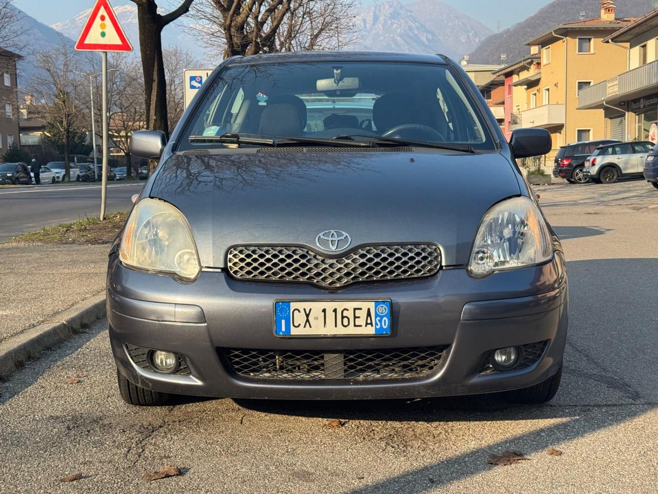 Toyota Yaris 1.0 3 porte Sol - FRIZIONE NUOVA - GOMME NUOVE 4ST. - OK NEOPATENTATI