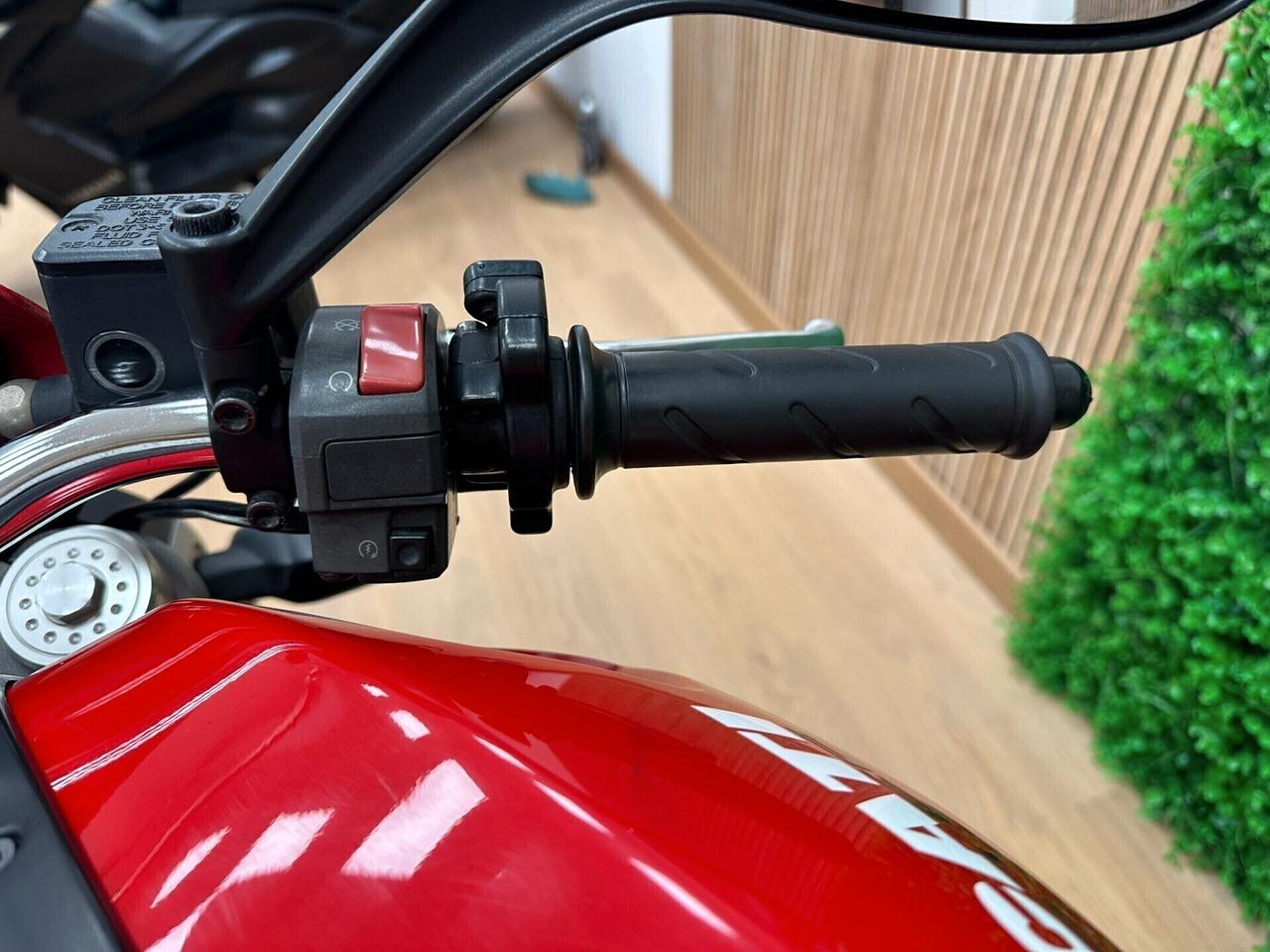 DUCATI MONSTER 696 - 2010 DA 79€ AL MESE