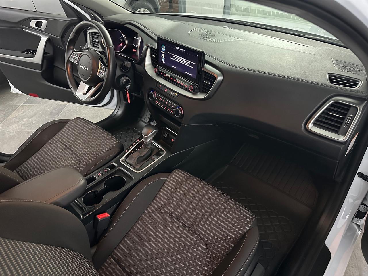 Kia Ceed 1.6 CRDi 136 CV MHEV DCT SW Business