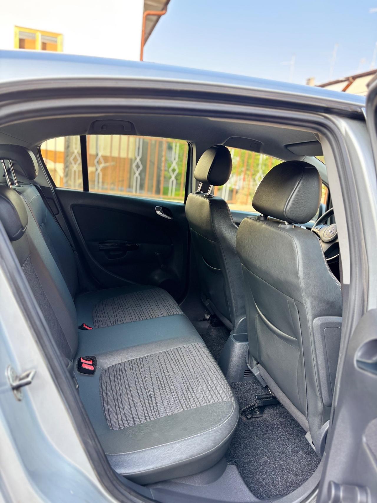 Opel Corsa 1.2 5 porte Sport