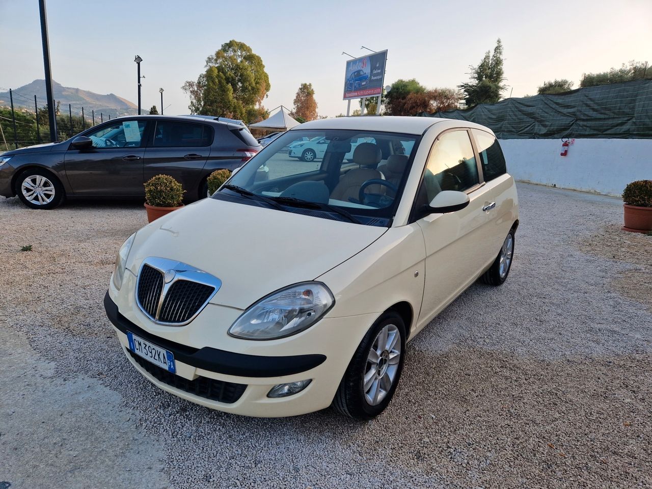 Lancia Ypsilon 1.2 16v Platino