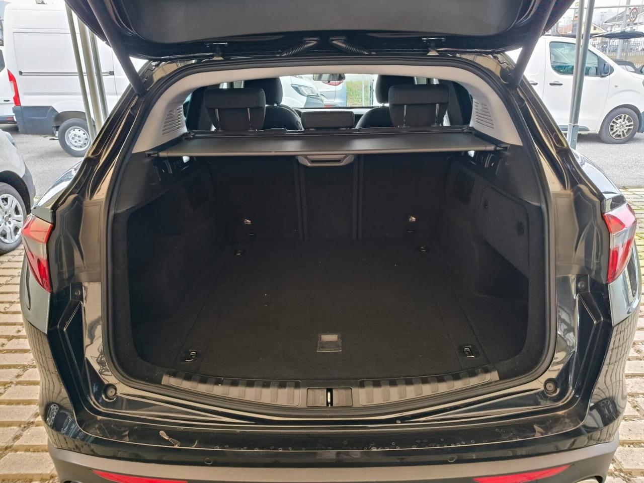 Alfa Romeo Stelvio 2.2 Turbodiesel 160 CV AT8 RWD Business