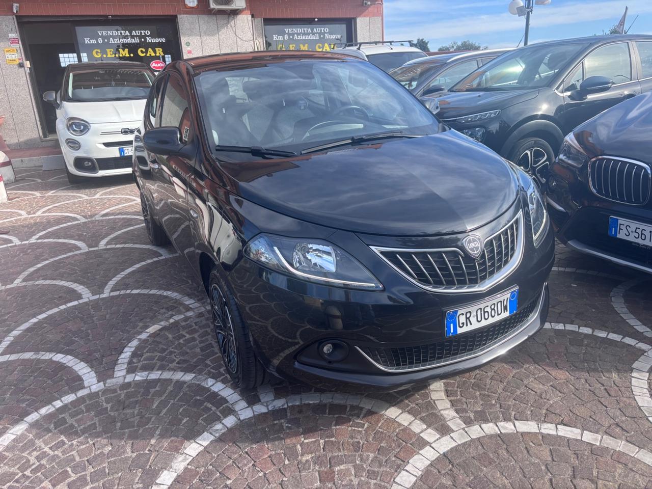 Lancia Ypsilon 1.0 FireFly 5 porte S&S Hybrid Gold