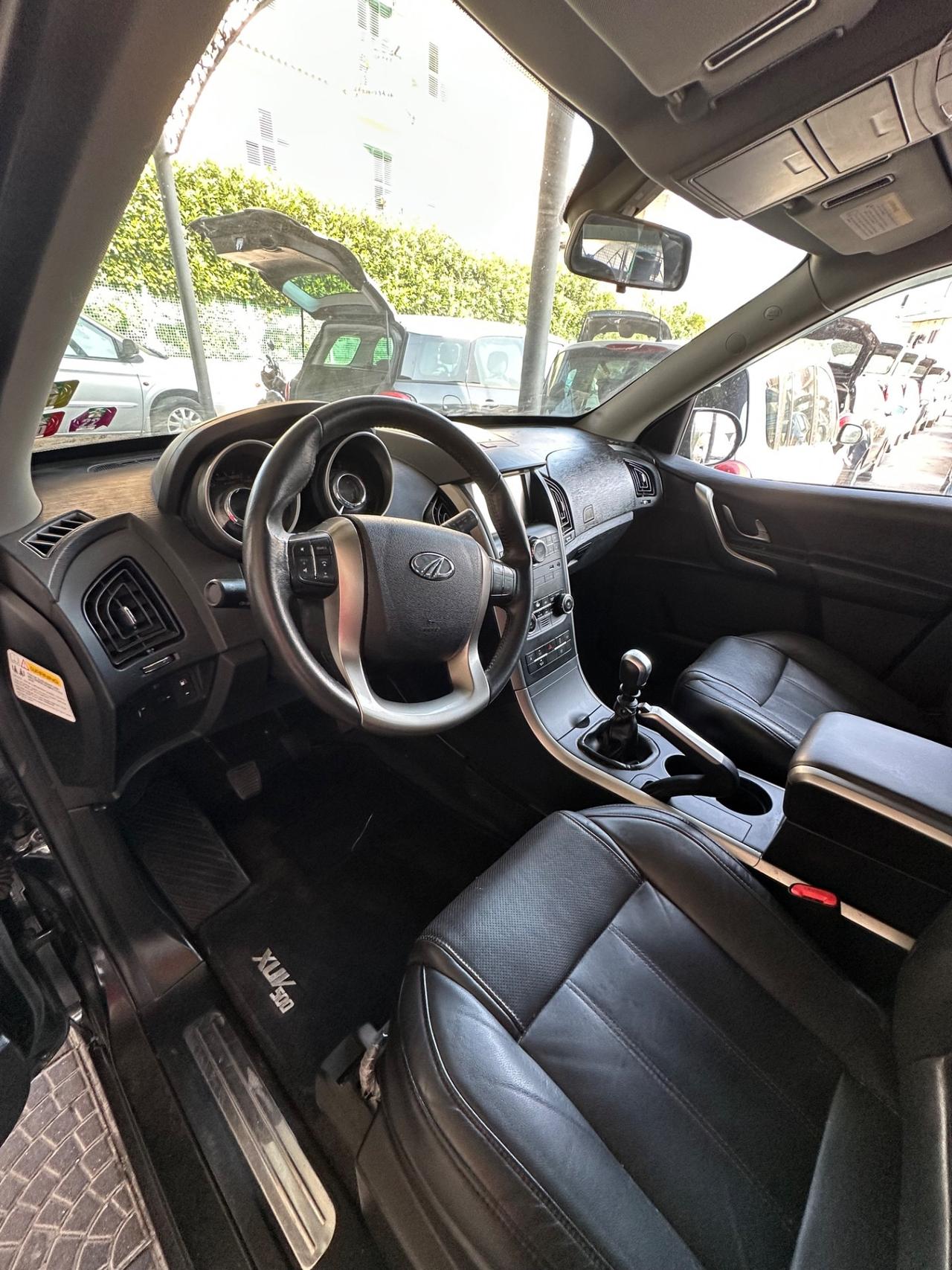Mahindra XUV500 2.2 16V AWD W10