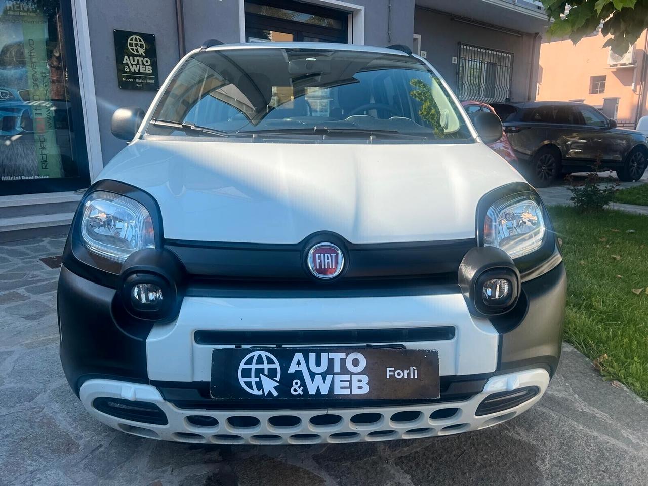 FIAT PANDA HIBRID CITY CROSS NEOPATENTATI