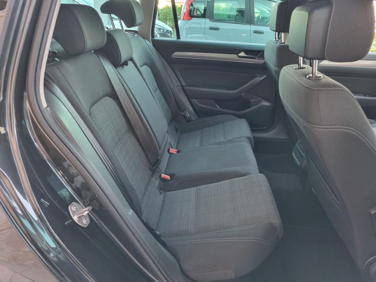 Volkswagen Passat Variant 2.0 TDI SCR EVO DSG Business 150cv