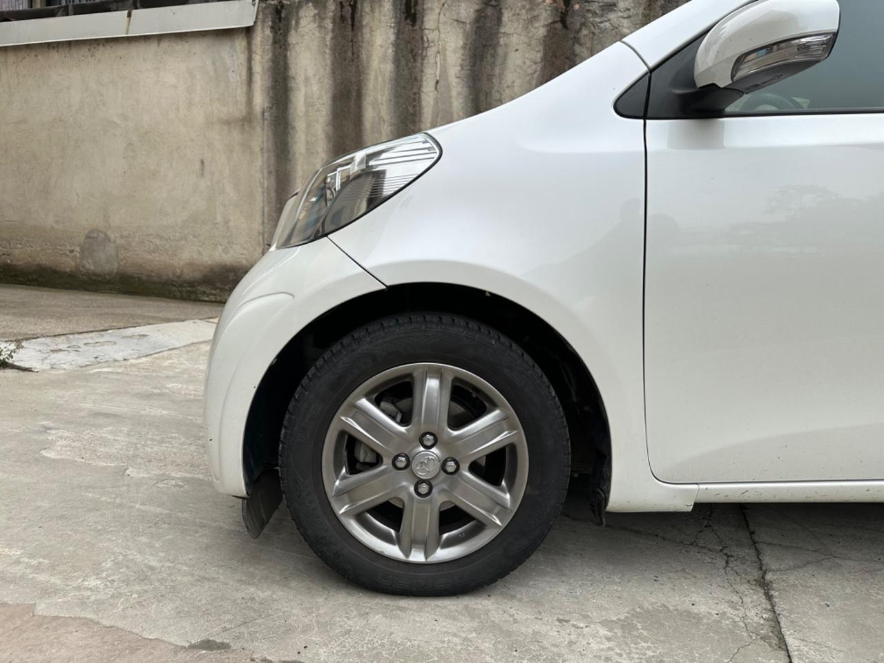 Toyota iQ 1.0 Sol - Autonavigli