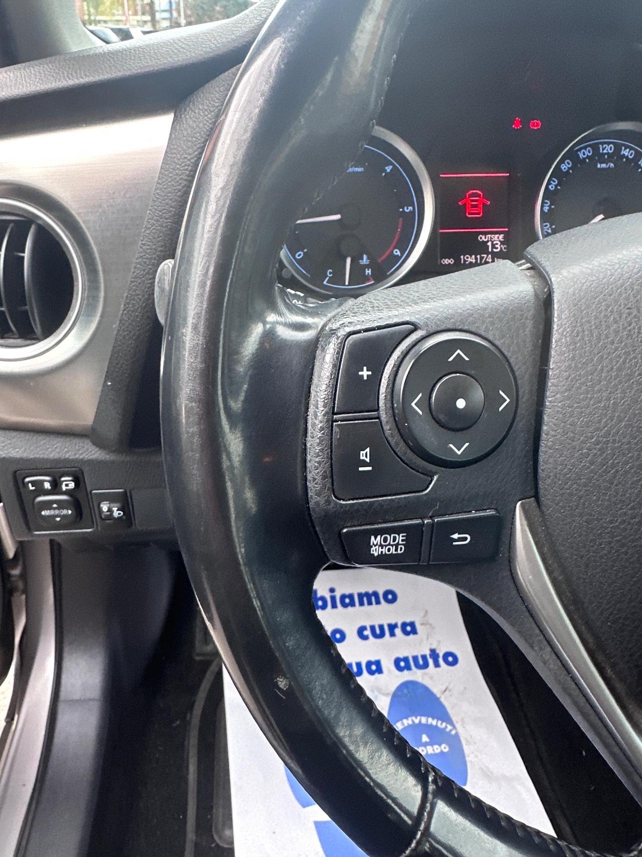 Toyota Auris Touring Sports 1.4 D-4D Lounge