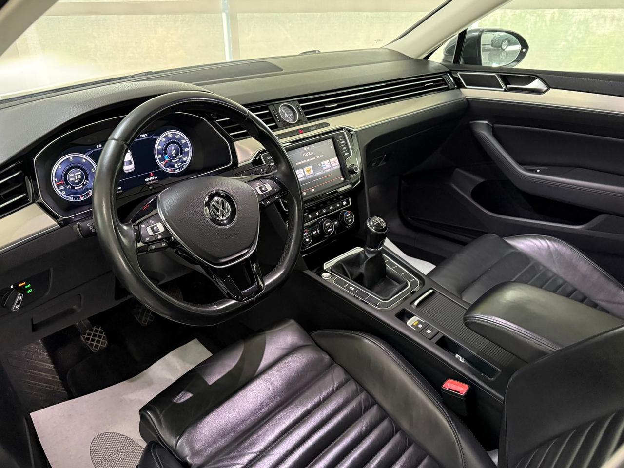 Volkswagen Passat Hgline 2.0 tdi 150cv #10396