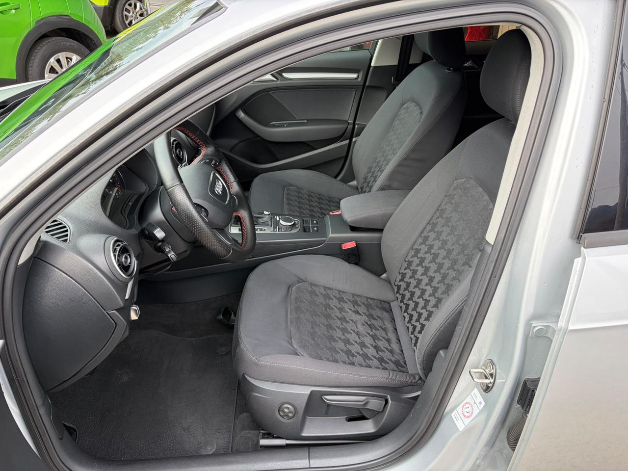 Audi A3 SPB 1.6 TDI 105cv S tronic Attraction