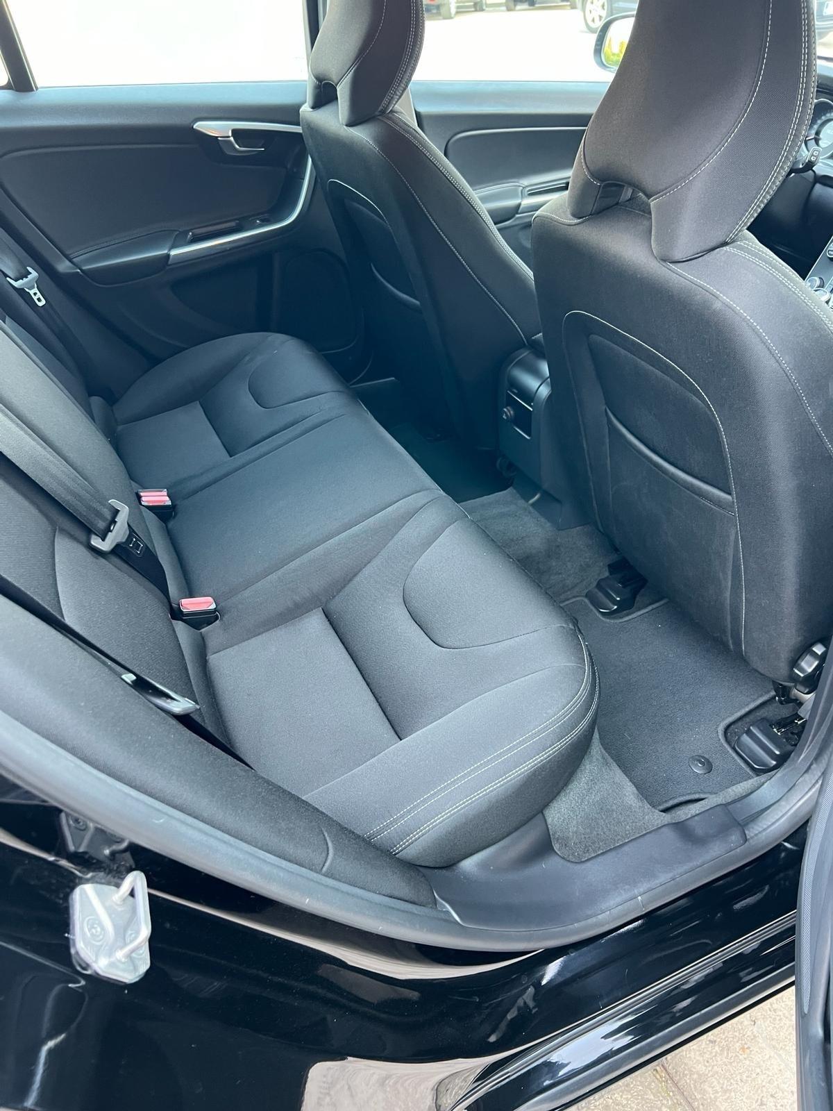 VOLVO V 60 SW 2.0 DIESEL ANNO 2018