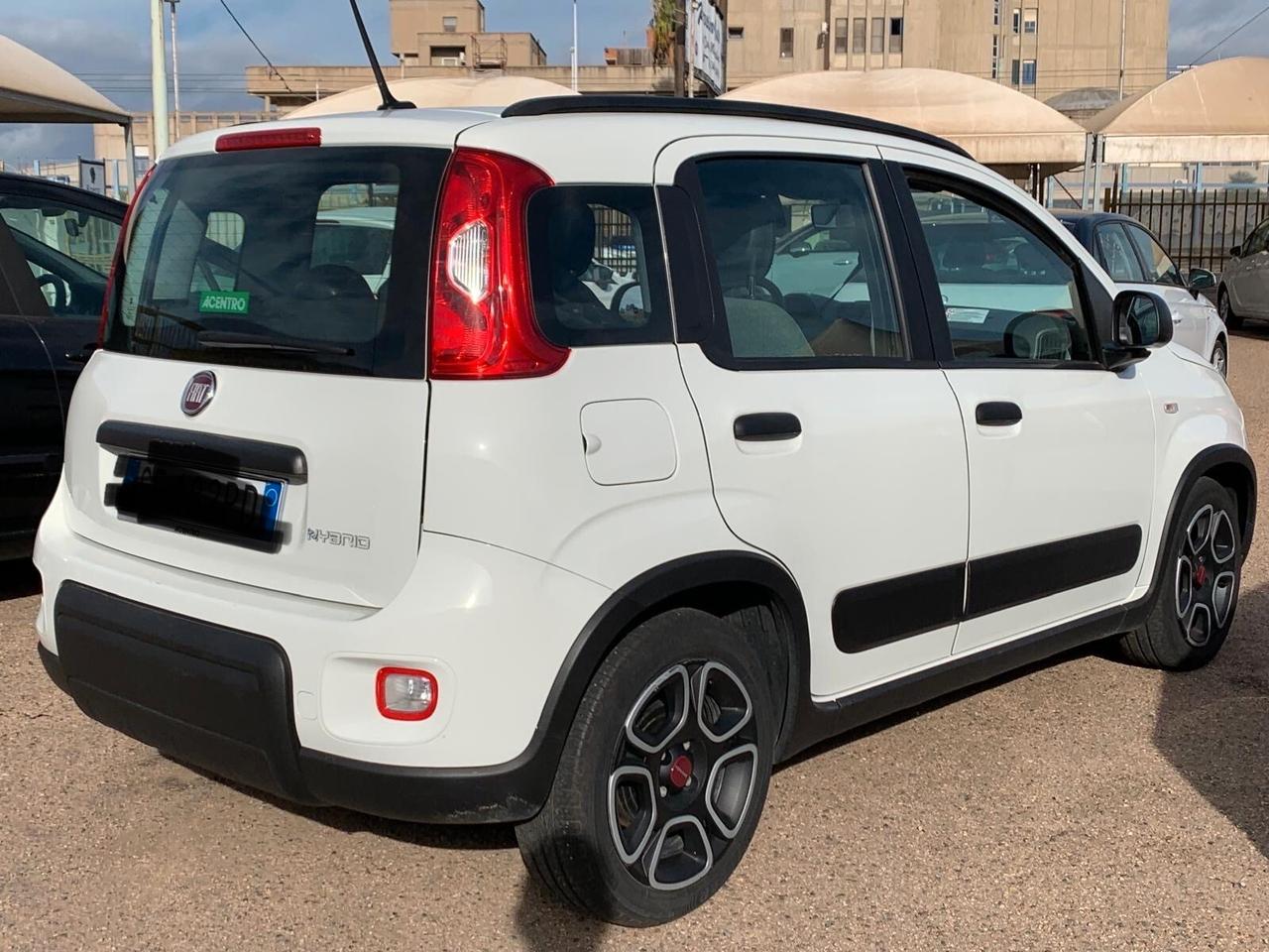 Fiat Panda Hybrid 2022 come nuova