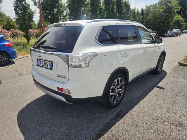 MITSUBISHI Outlander 2.0 MIVEC 4WD PHEV Instyle
