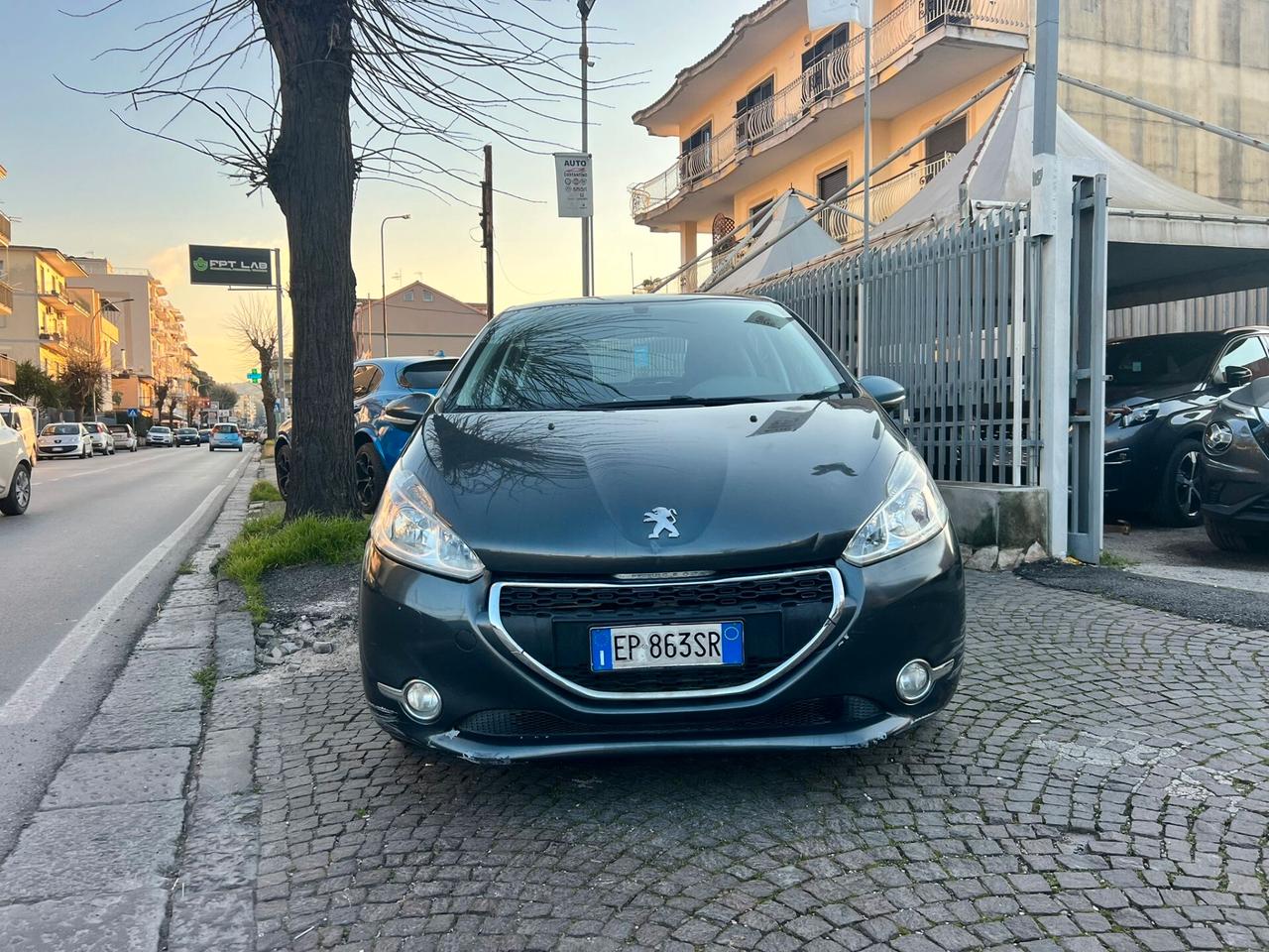 Peugeot 208 1.4 HDi 68 CV 5 porte Active