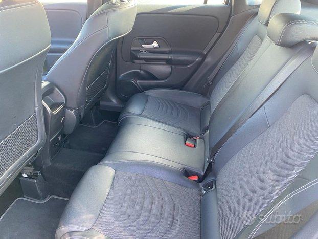 MERCEDES-BENZ GLA 200 d Automatic 4Matic Sport P