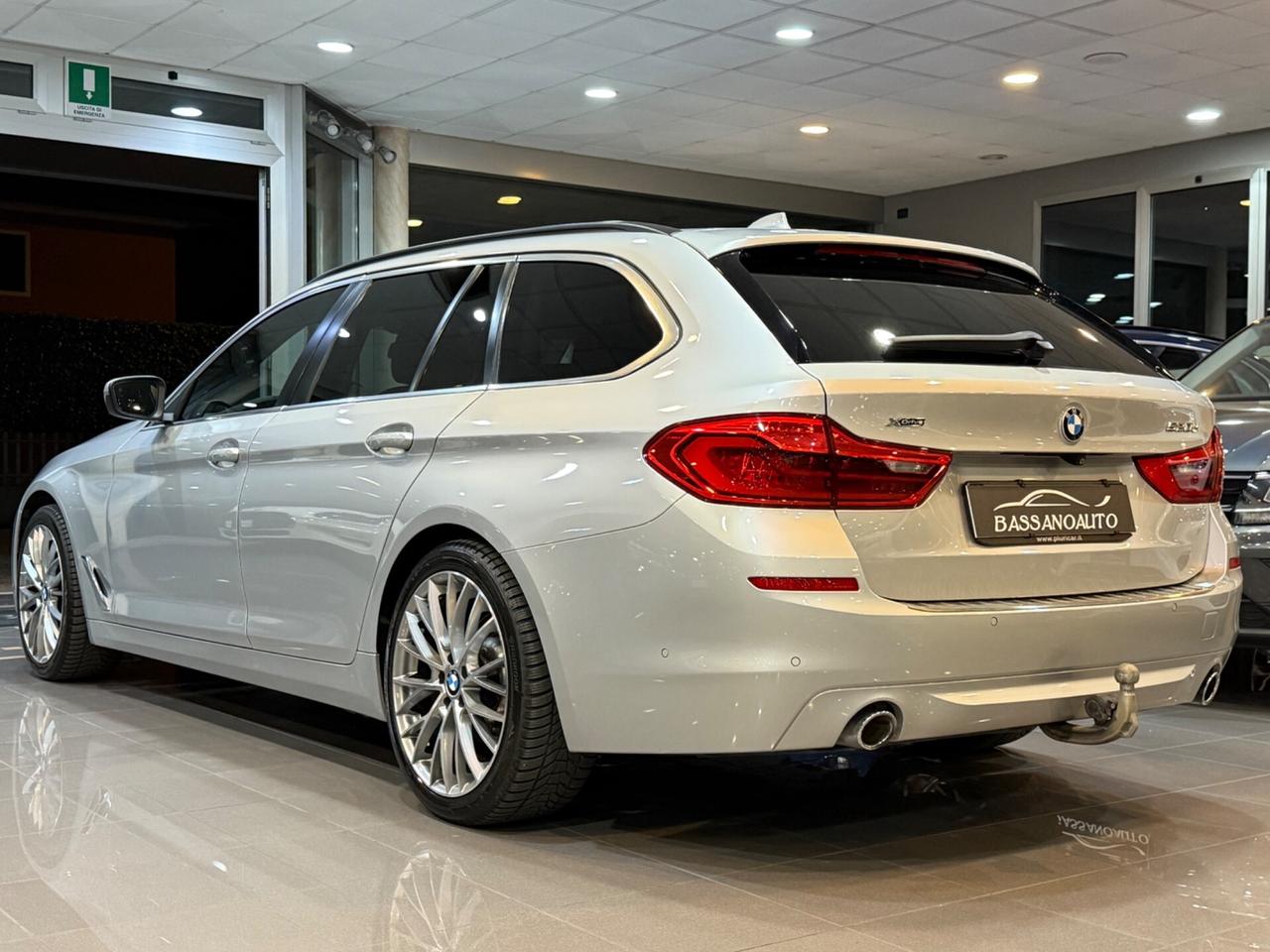 Bmw 520 G31Touring 520d xdrive Luxury GANCIO TRAINO !