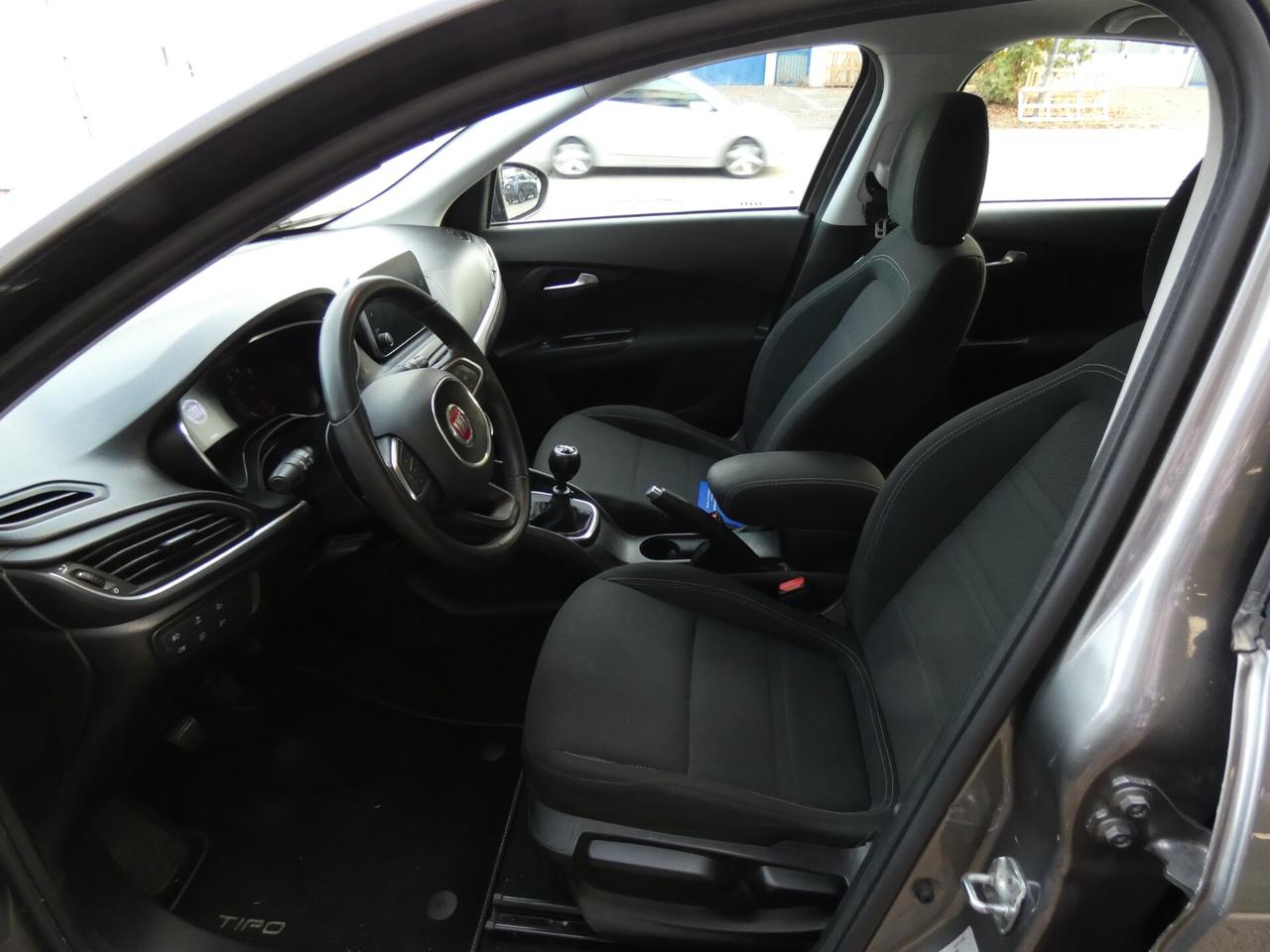 FIAT Tipo (2015-->) Tipo 1.4 T-Jet 120CV 5 port...