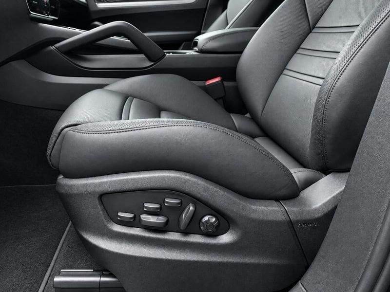 Porsche Cayenne Coupè Coupè 3.0 V6 e-hybrid 5p.ti tiptronic 470 CV