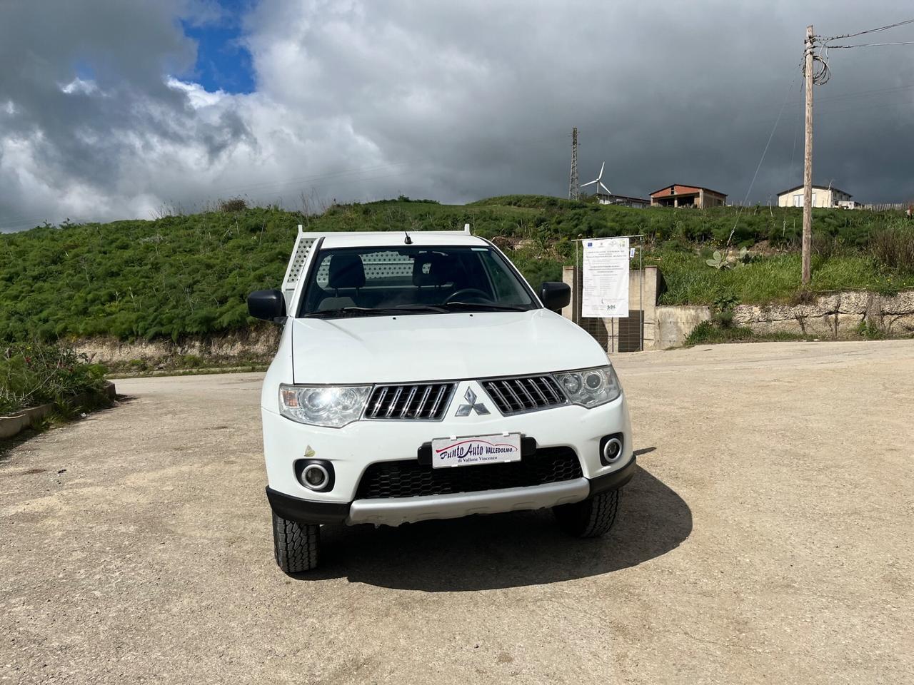 Mitsubishi L200 2.5 4x4 Cassone fisso