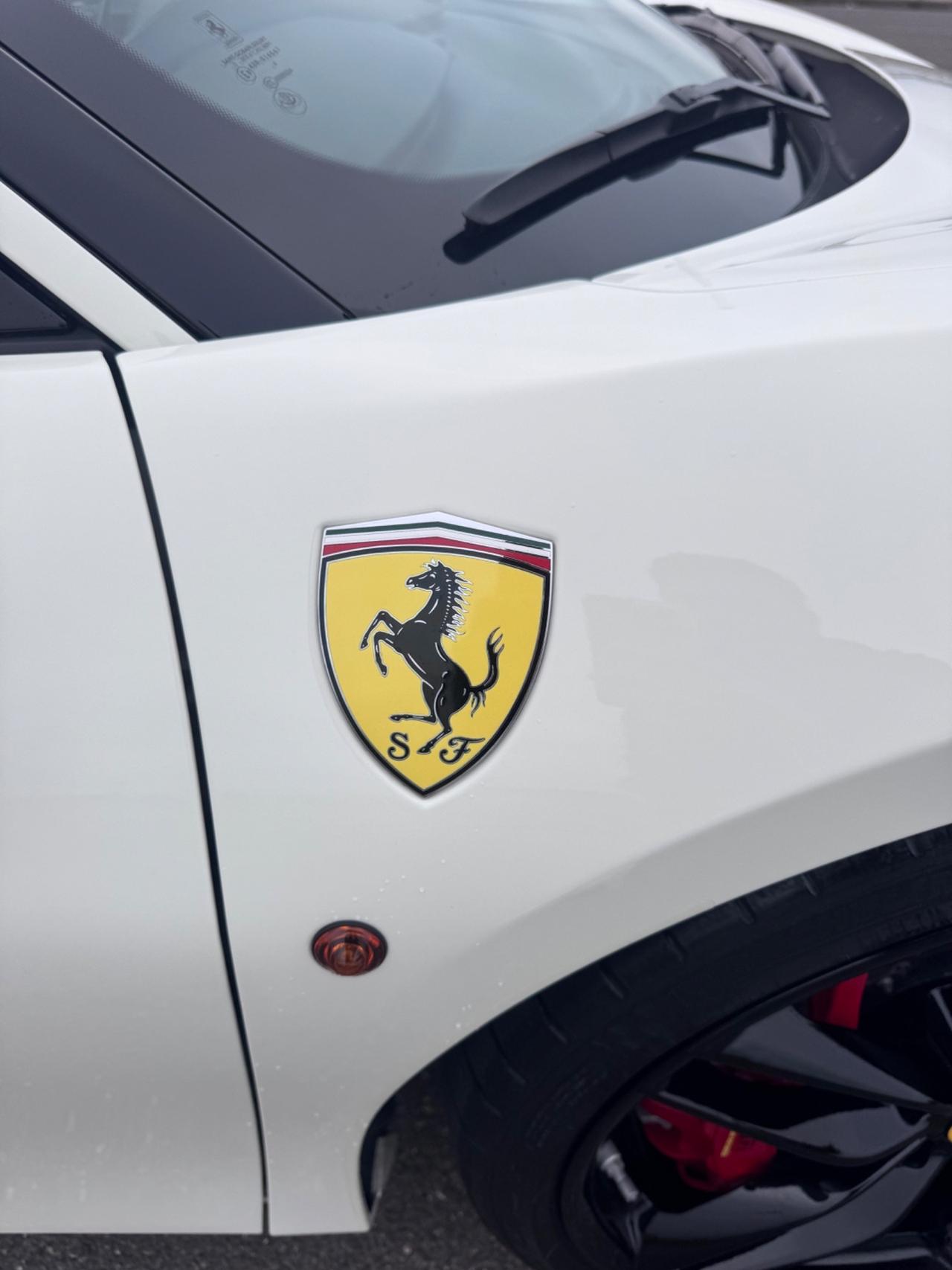 Ferrari 488 GTB PERMUTE iva book full lift carbonio