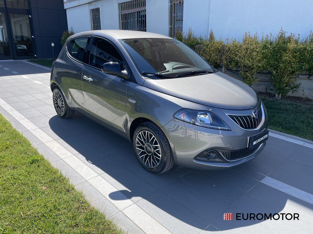 Lancia Ypsilon 1.0 FireFly Hybrid Platino