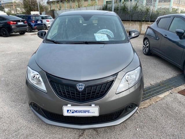 Lancia Ypsilon 1.0 FireFly 5 porte S&S Hybrid Silver Plus