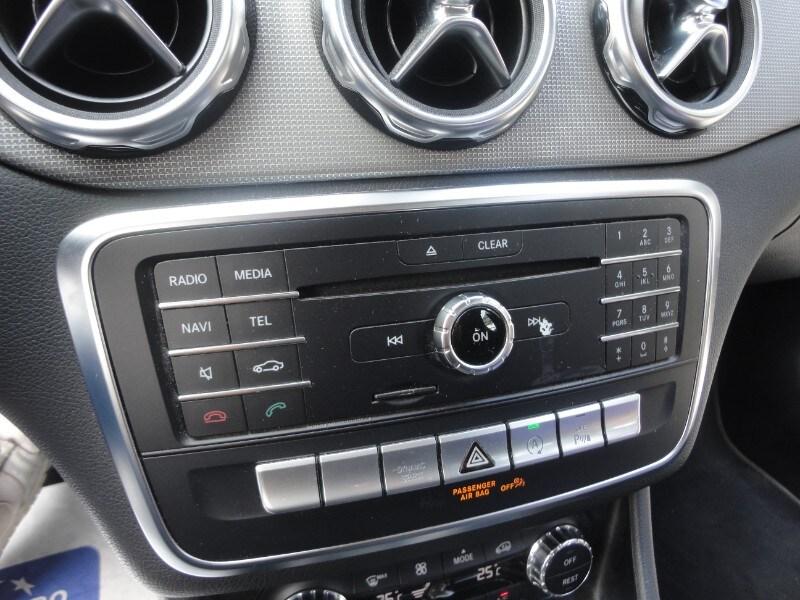 MERCEDES GLA (X156) GLA 200 d Automati...