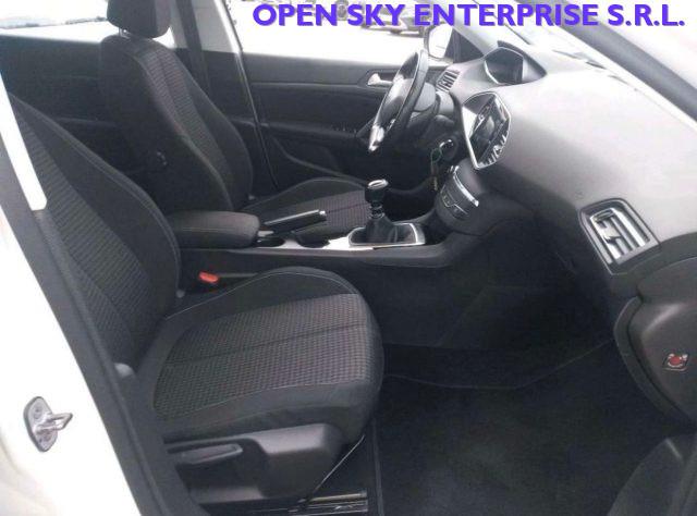 PEUGEOT 308 PureTech Turbo 110 CV SW Style LED NAVI PDC
