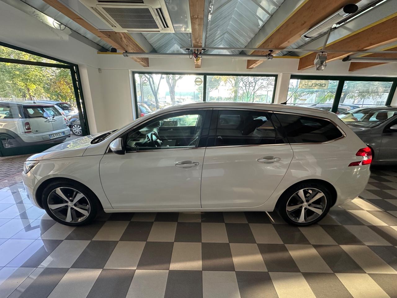 Peugeot 308 PureTech Turbo 130 S&S SW Allure