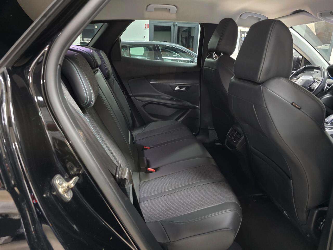 Peugeot 3008 BlueHDi 130 S&S EAT8 Allure