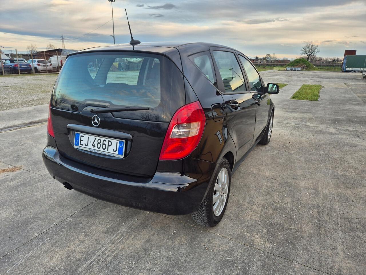 Mercedes-benz A 160 CDI BlueEFFICIENCY Avantgarde