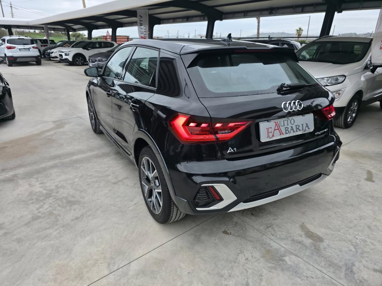 Audi A1 citycarver 35 TFSI Identity Contrast