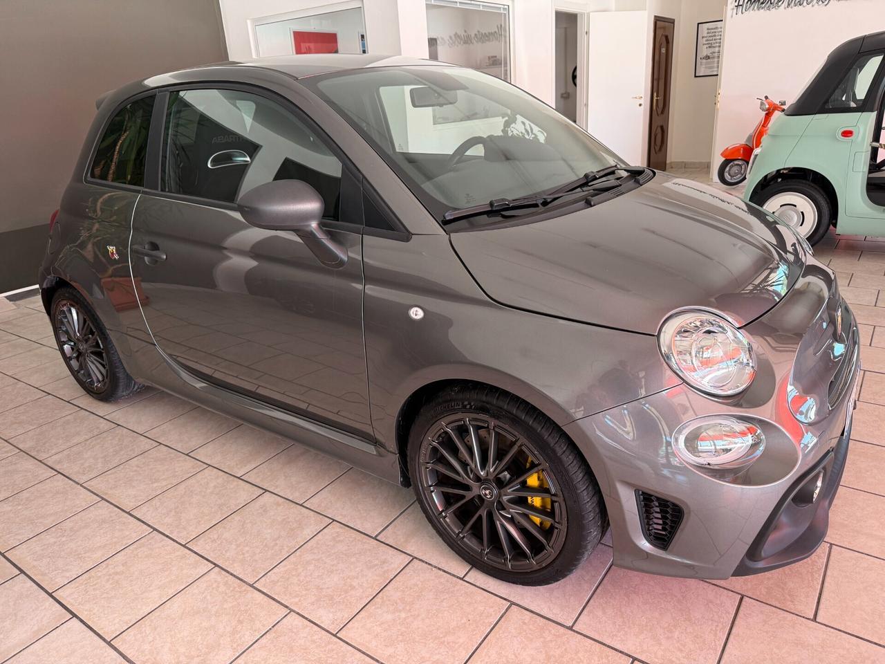 Abarth 695 1.4 Turbo T-Jet 180 CV M.T.A.