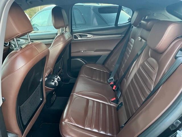 Alfa Romeo Stelvio 2.2 Turbodiesel 210 CV AT8 Q4 Executive