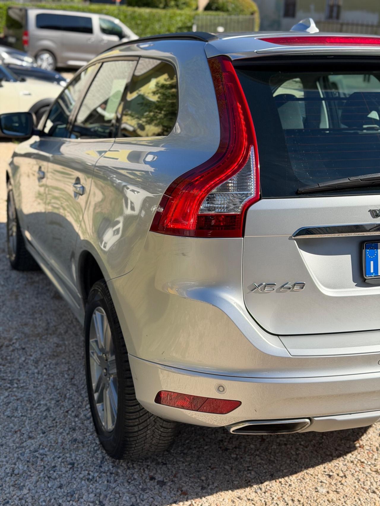 Volvo XC60 D4 AWD MOMENTUM 4x4 KMCERT GARANZ