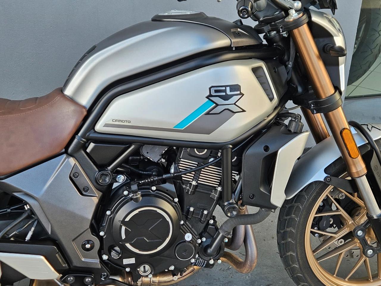 CF Moto 700CL-X - 2024
