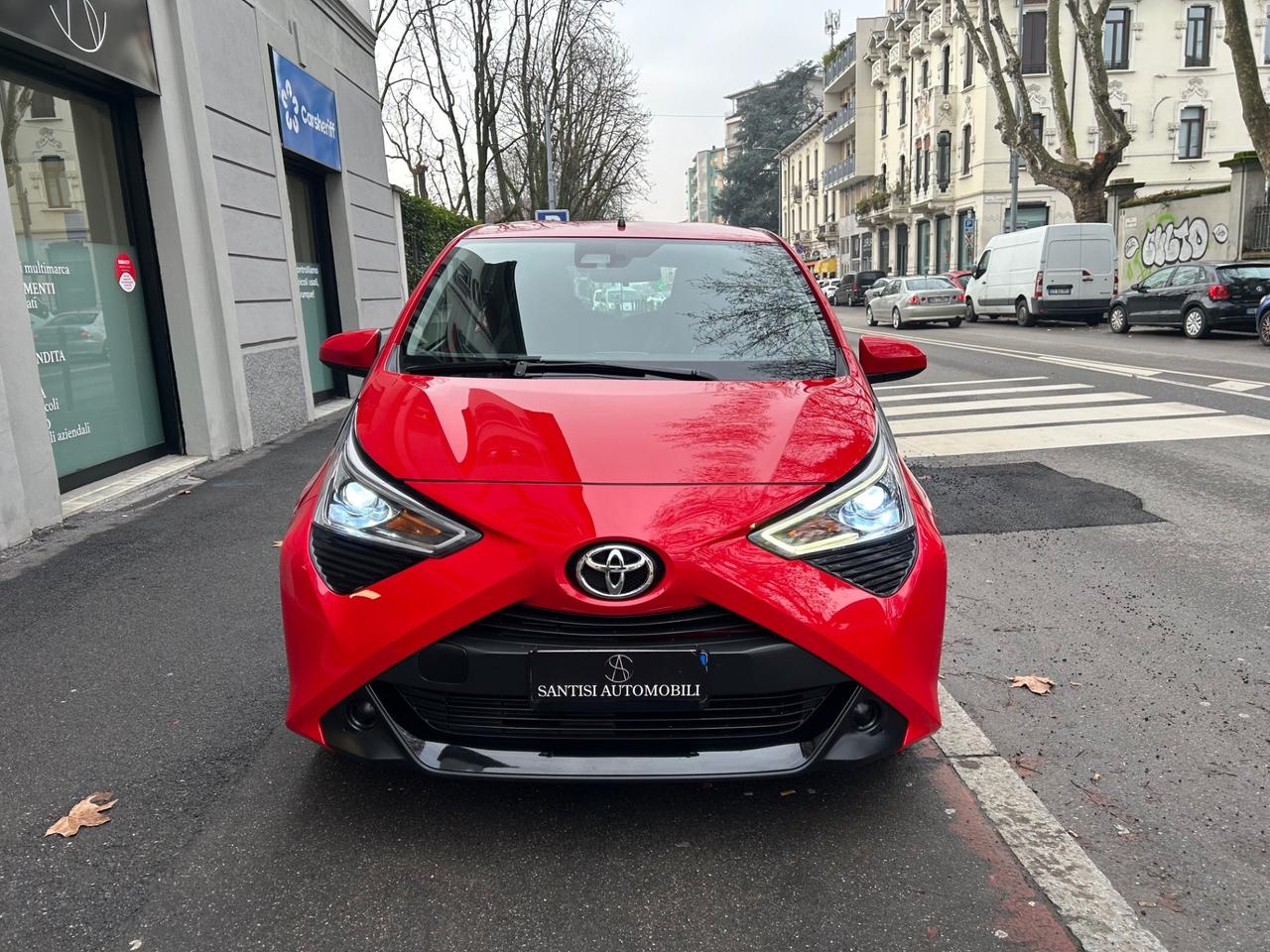 Toyota Aygo Connect 1.0 x-clusiv 72cv 5p *90000KM*NEOPATENTATI*