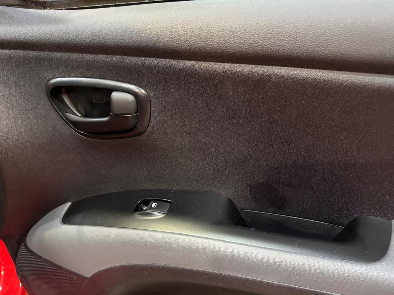 Hyundai i10 1.1 49.000 KM IMPECCABILE !