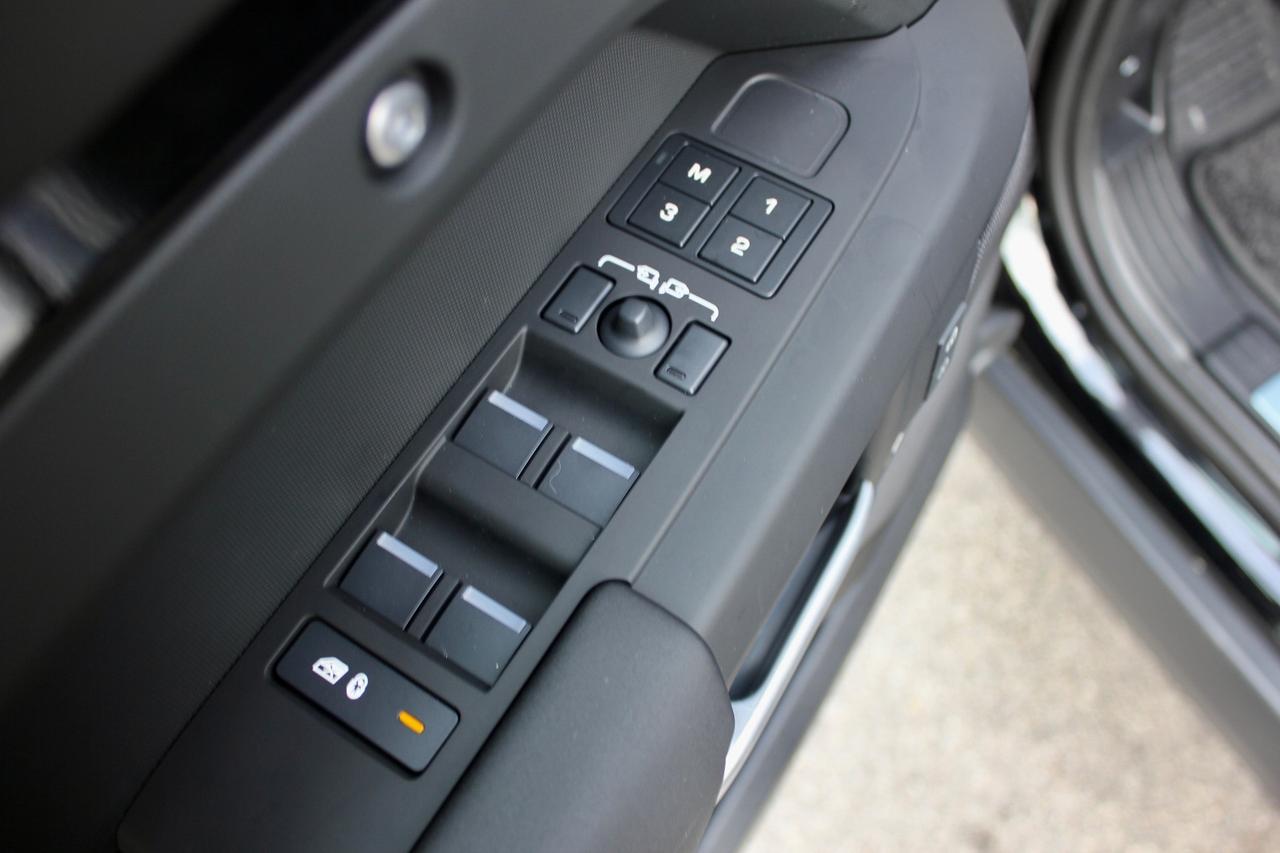 Land Rover Defender 3.0D 200 CV AWD Auto X-Dynamic SE