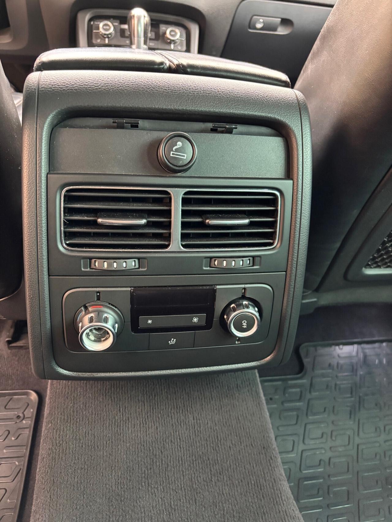 Volkswagen Touareg R-Line Fari LED