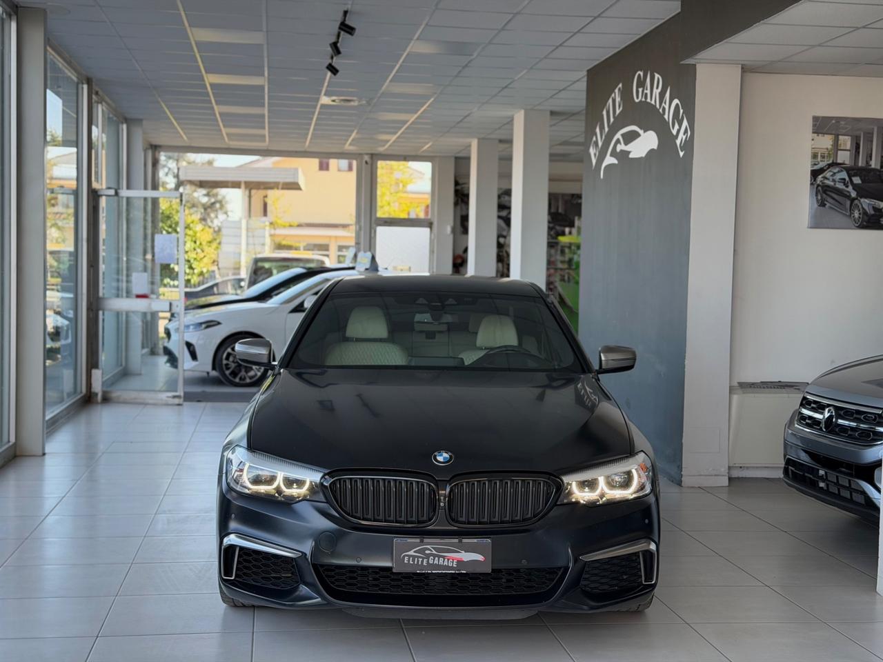 Bmw M550d xDrive Frozen Black Edizione limitata