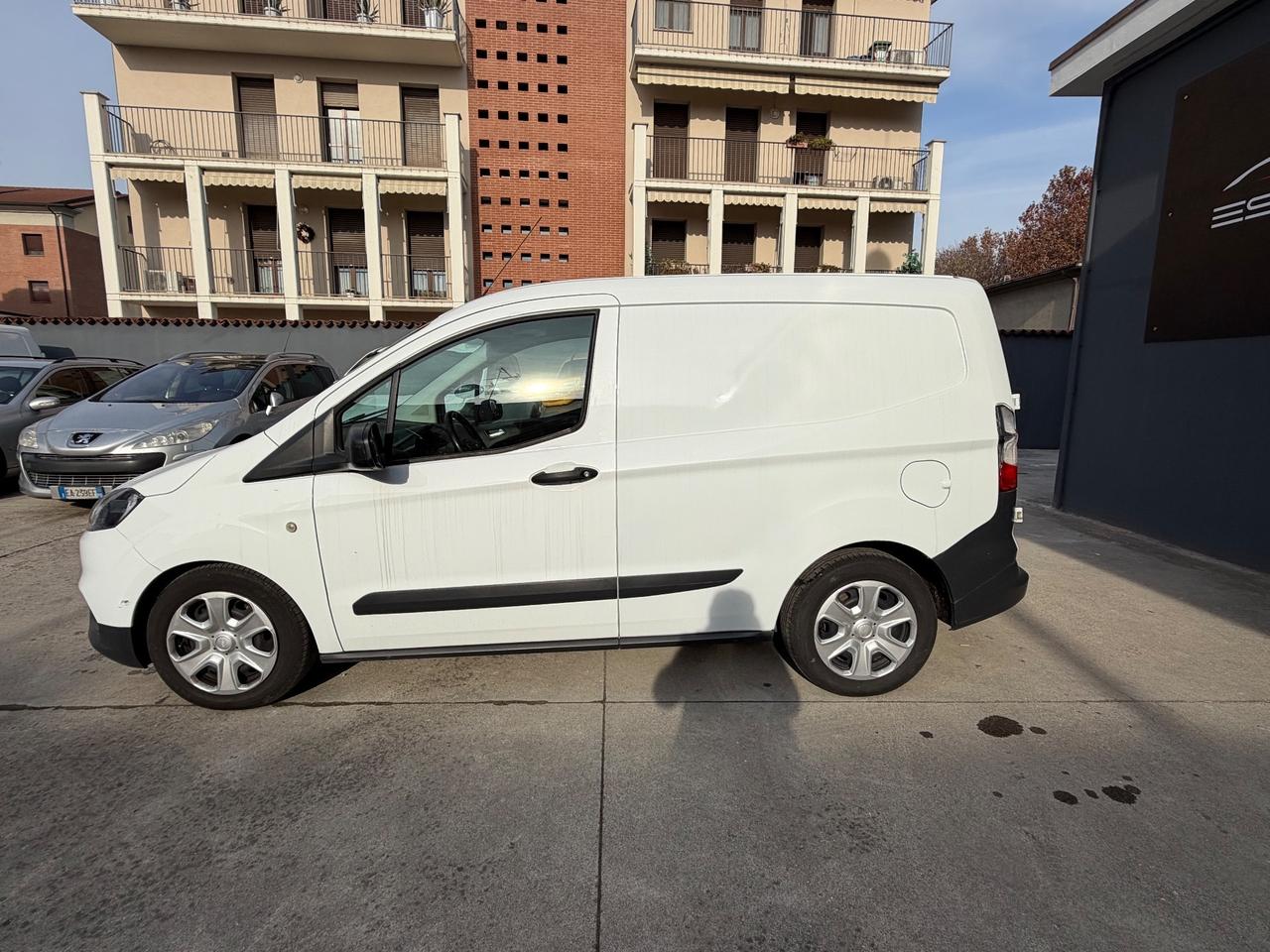 Ford Tourneo Courier 1.5 TDCI 100 CV S&S Plus