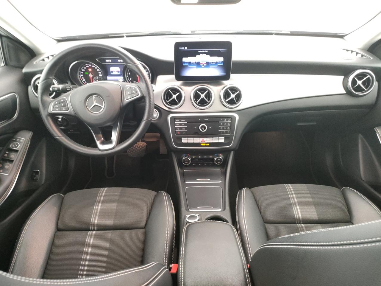 Mercedes-Benz GLA 180 Sport auto