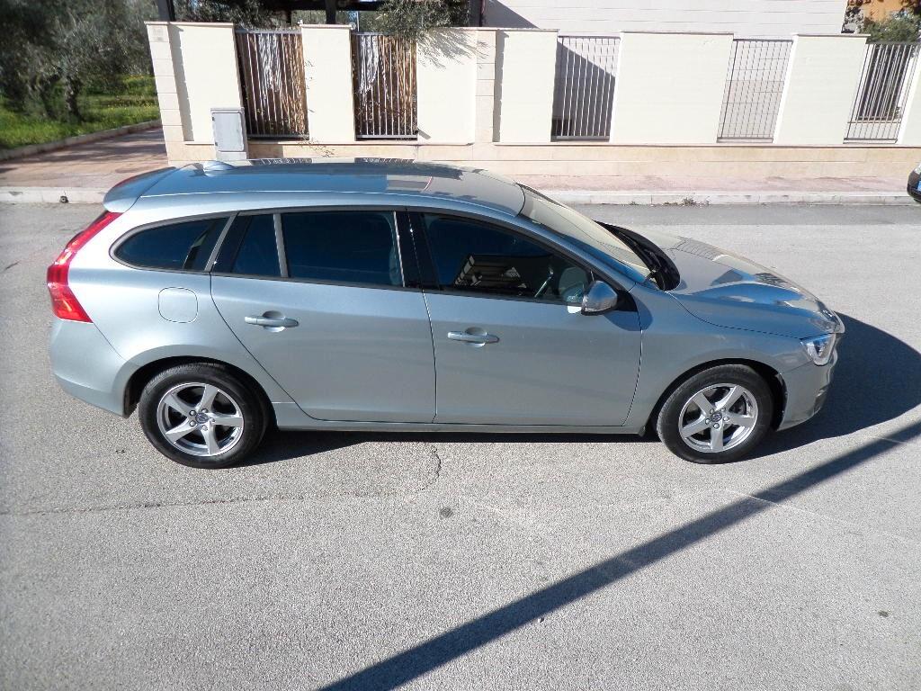 VOLVO V60 2.0 D2 GEARTRONIC BUSINESS - Navi-Park-Cerchi 16"