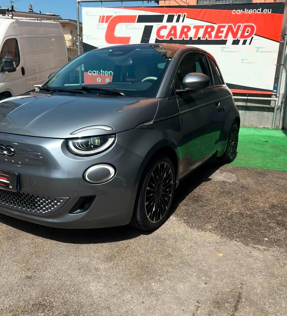Fiat 500 500e Berlina 42 kWh La Prima