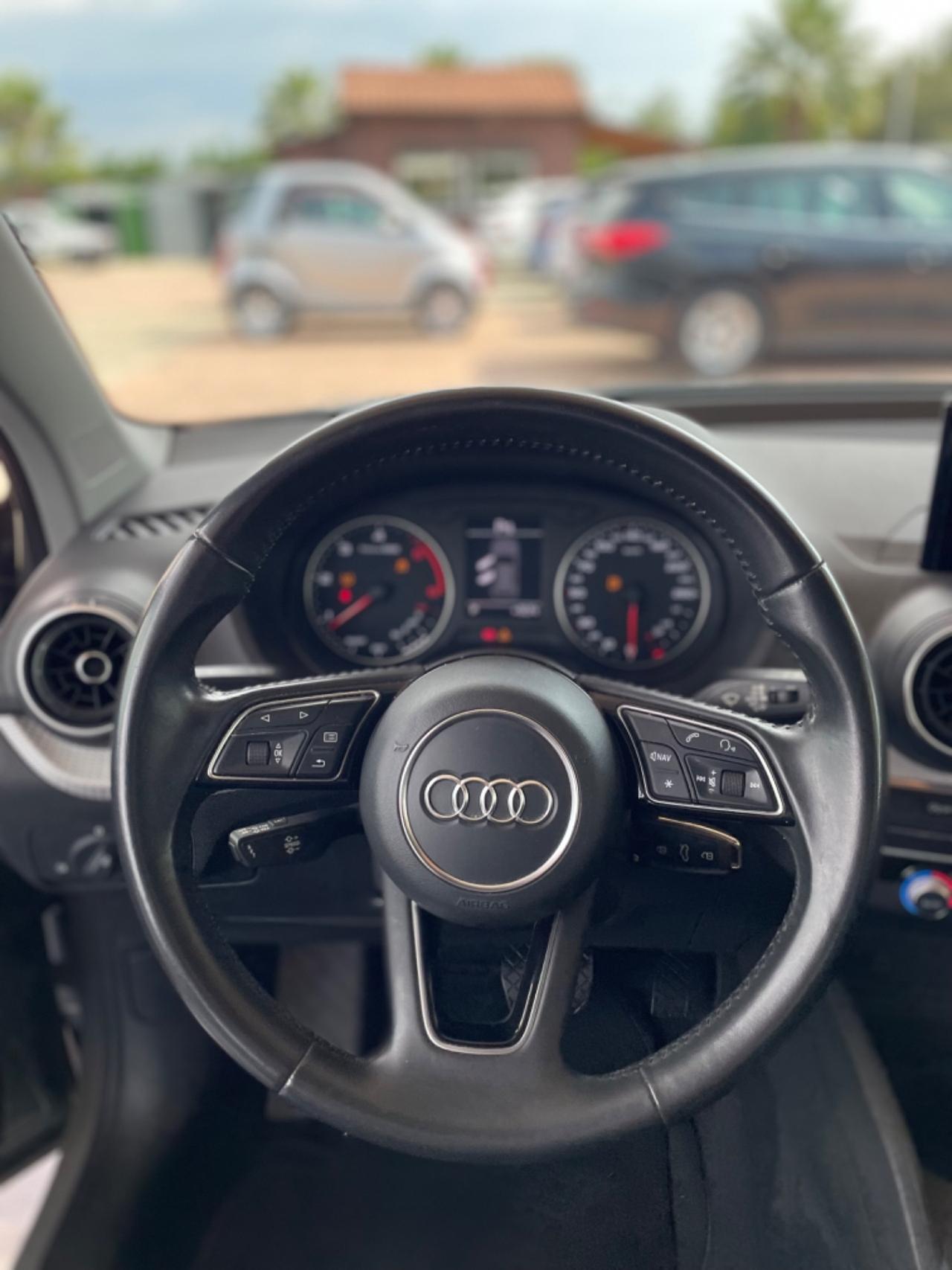 Audi Q2 35 TDI S tronic Business