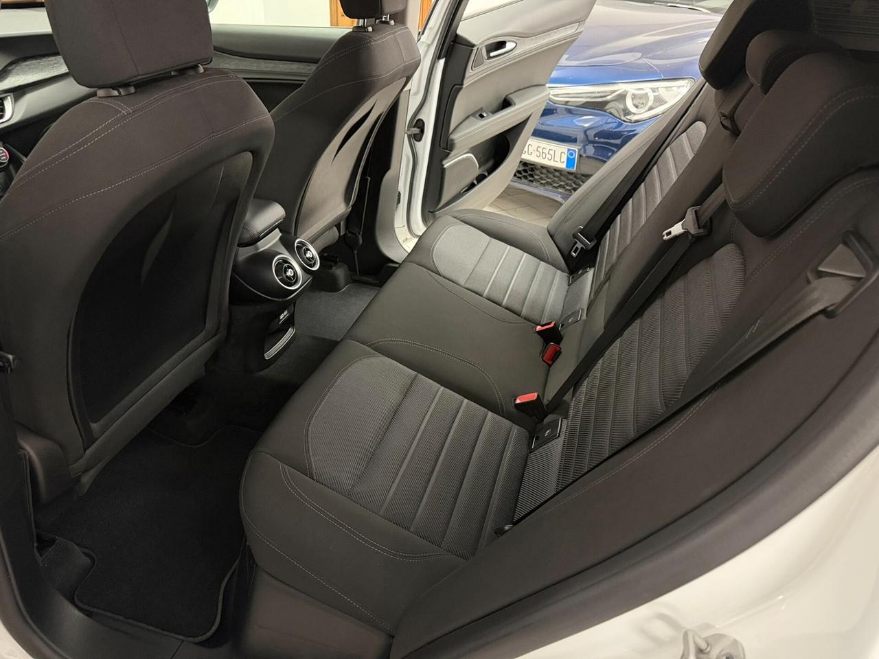 2.2 TD 160CV BUSINESS VETRI SCURI NAVIGAZIONE TAGLIANDATA