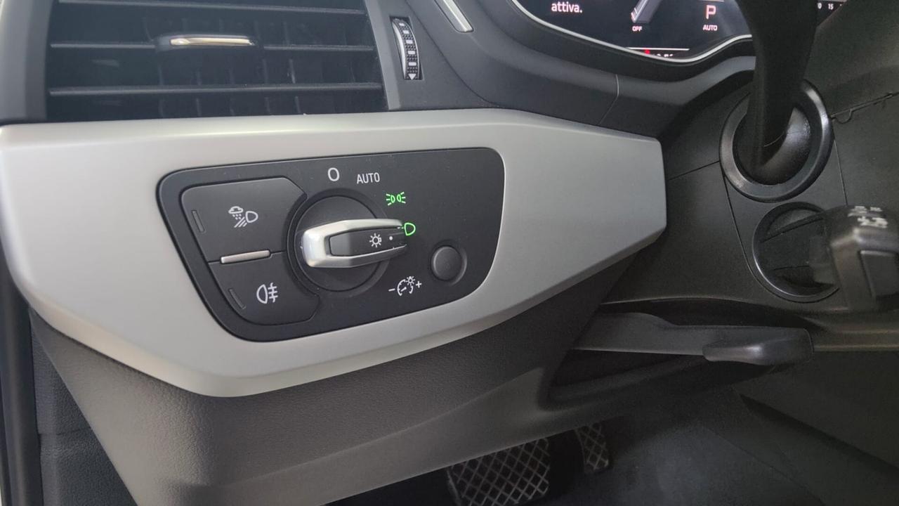Audi A4 Avant 30 TDI 136 CV S tronic Business Hybrid